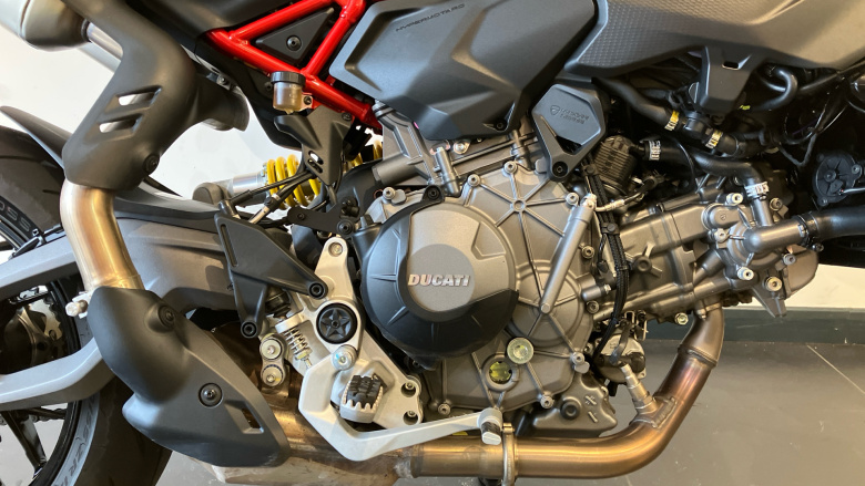 Hypermotard V2 (26MY)